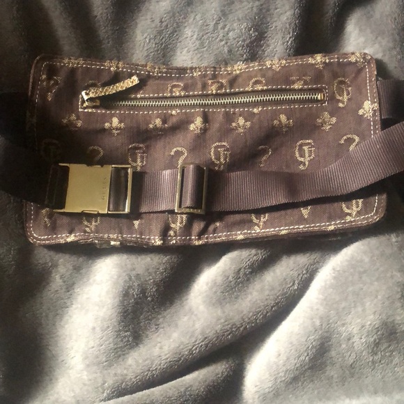 Guess Belt Bag - Picture 3 of 5